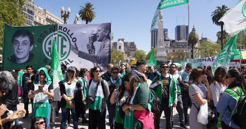 ate-anuncio-un-paro-nacional-con-movilizacion-el-21-de-abril-en-reclamo-de-paritarias:-“si-no-hay-plata,-no-habra-paz-social”