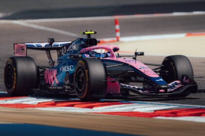 colapinto-mania-grips-buenos-aires-ahead-of-landmark-f1-showcase