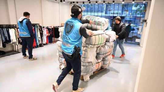 desde-chile-y-sin-control-aduanero:-secuestran-ropa-de-primeras-marcas-valuadas-en-mas-de-$150-millones