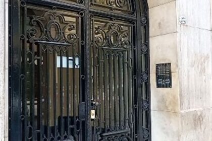 la-escribania-bajo-silencio:-la-inesperada-quietud-en-torno-a-la-oficina-de-adriana-nechevenko-en-plena-causa-judicial