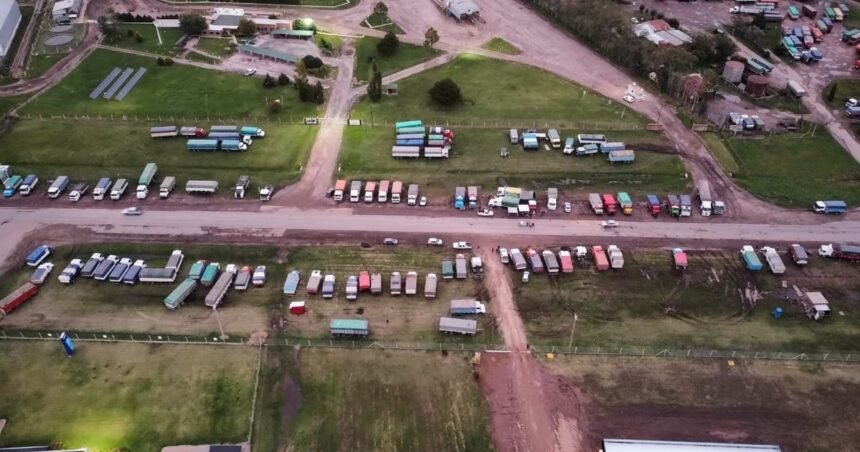 recrudece-la-protesta-de-los-transportistas:-piden-al-gobierno-la-“urgente”-apertura-de-una-mesa-de-dialogo-para-evitar-un-paro-nacional