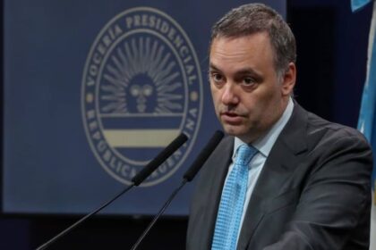 la-justicia-profundiza-la-investigacion-patrimonial-de-manuel-adorni-y-analiza-movimientos-en-dolares