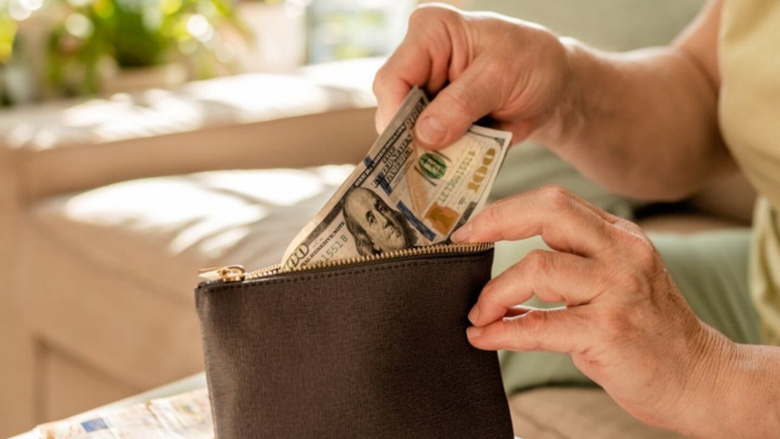 el-mejor-consejo-para-conseguir-tu-ahorro-en-dolares:-de-que-trata-el-“metodo-de-barrido”