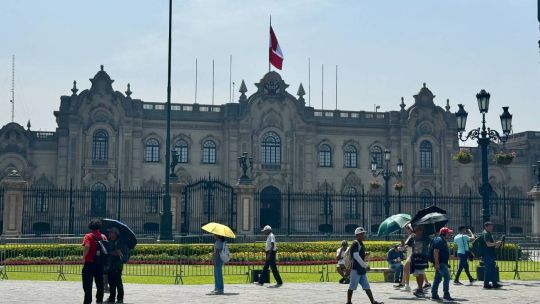 peru-vota-en-medio-de-la-desconfianza:-el-clima-social-marca-la-previa-de-una-eleccion-fragmentada