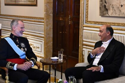 insolita-pelea-entre-un-empleado-diplomatico-y-el-embajador-argentino-en-madrid