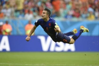 el-impacto-de-la-palomita-de-van-persie-en-el-mundial-2014-y-la-caida-del-modelo-espanol