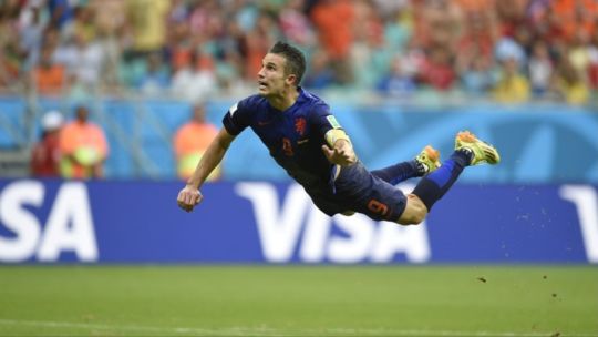 el-impacto-de-la-palomita-de-van-persie-en-el-mundial-2014-y-la-caida-del-modelo-espanol