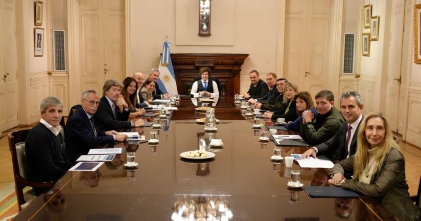 los-riesgos-de-un-gabinete-que-ya-no-festeja-y-empieza-a-exigirles-cambios-a-los-hermanos-milei