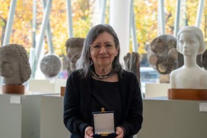 la-peruana-carmen-olle-recibio-el-premio-jose-donoso-2025-por-su-trayectoria-literaria