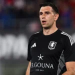 preocupacion-para-scaloni-|-dibu-martinez-se-lesiono-en-la-entrada-en-calor-del-aston-villa-y-encendio-las-alarmas-en-la-seleccion-argentina