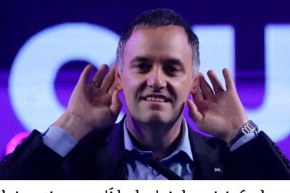 los-cuestionamientos-a-manuel-adorni-llegan-a-espana,-donde-ya-lo-comparan-con-el-caso-de-un-ministro-de-pedro-sanchez-preso
