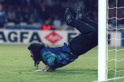 el-escorpion-de-rene-higuita-en-wembley:-la-acrobacia-que-desafio-la-logica-del-futbol-mundial
