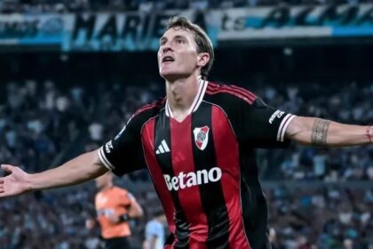 video-|-river-aprovecho-dos-errores-garrafales-de-racing-y-gano-2-0-en-el-cilindro:-miro-los-goles-de-colidio-y-driussi-y-la-expulsion-de-rojo