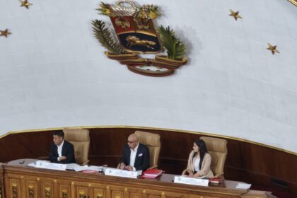 gobierno-se-blinda-con-devoe-en-fiscalia-y-deja-defensoria-en-segundo-plano