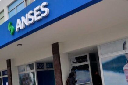 calendario-anses:-quienes-cobran-jubilaciones-y-asignaciones-este-lunes-13-de-abril