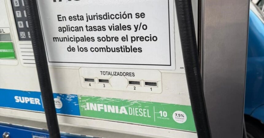 impuestos-en-la-nafta:-quieren-que-estaciones-de-servicio-los-detallen-en-sus-tickets,-como-lo-hacen-supermercados
