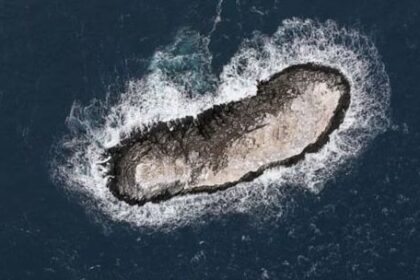 descubren-una-isla-desconocida-en-la-antartida:-como-aparecio-en-una-zona-marcada-como-peligrosa