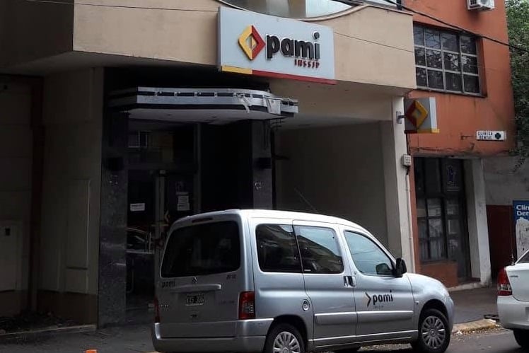 la-crisis-del-pami-en-carne-propia:-paciente-oncologica-conto-su-peregrinar-diario-para-acceder-a-tratamientos-y-luchar-contra-la-enfermedad