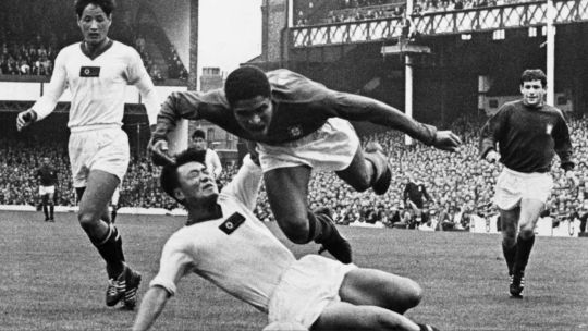 el-dia-que-eusebio-salvo-a-portugal-ante-el-milagro-de-corea-del-norte-en-el-mundial-1966