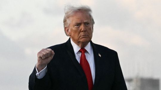 trump-otorgo-rangos-militares-a-ejecutivos-de-silicon-valley-para-acelerar-el-desarrollo-de-armamento-autonomo-y-sistema-de-defensa