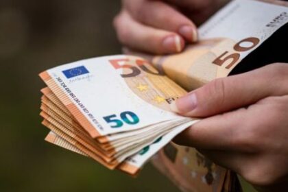 a-cuanto-cotiza-el-euro-blue-hoy,-martes-14-de-abril