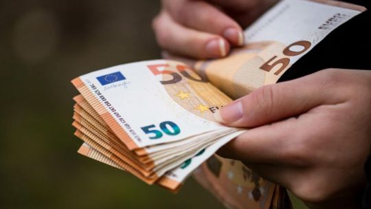 a-cuanto-cotiza-el-euro-blue-hoy,-martes-14-de-abril