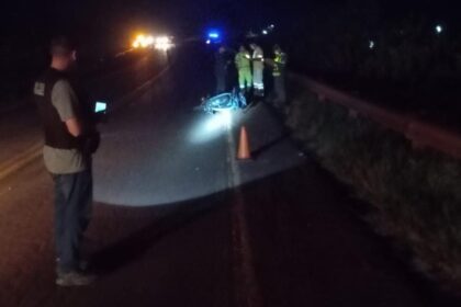 despiste-en-la-ruta-12-en-mado:-una-motociclista-de-19-anos-sufrio-traumatismo-de-craneo