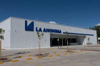 una-cadena-de-supermercados-argentina-compro-una-empresa-en-uruguay-que-opera-en-zonas-francas