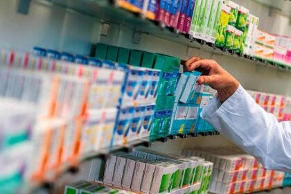 el-nuevo-salario-basico-de-los-farmaceuticos-llegara-a-3,5-millones-en-junio,-mientras-crece-la-tension-en-otros-sectores