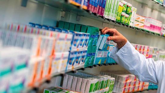 el-nuevo-salario-basico-de-los-farmaceuticos-llegara-a-3,5-millones-en-junio,-mientras-crece-la-tension-en-otros-sectores