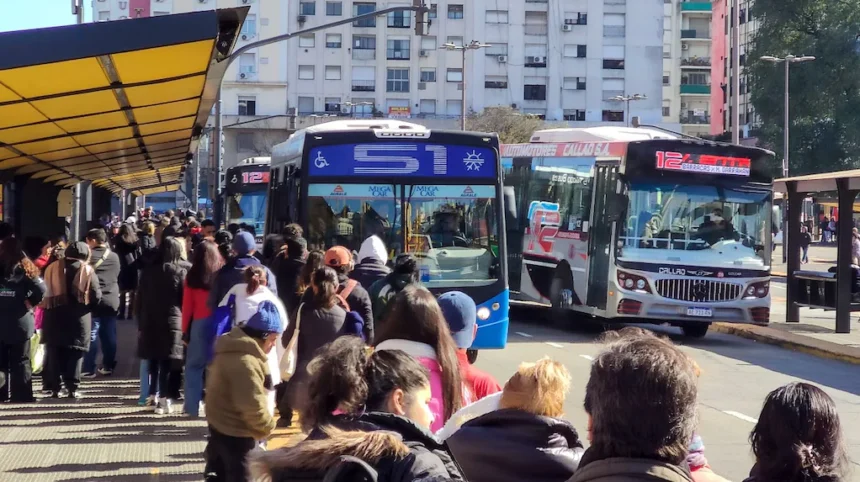 el-gobierno-nacional-transferira-mas-fondos-a-las-empresas-de-colectivos-de-buenos-aires-para-normalizar-las-frecuencias-del-servicio