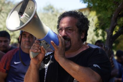 reves-para-fate:-la-justicia-ordeno-embargar-a-la-empresa-por-casi-$-3.000-millones-por-sueldos-impagos