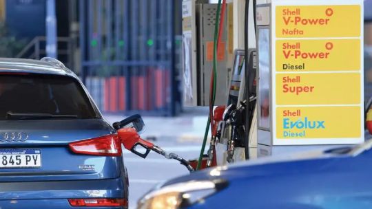 el-detras-de-la-suba-de-la-nafta:-“el-incremento-de-los-precios-en-los-combustibles-siguio-el-incremento-de-la-inflacion”