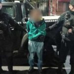 robaron-un-auto,-fueron-perseguidos-por-la-policia-y-terminaron-chocando:-uno-de-los-ladrones-tiene-48-antecedentes