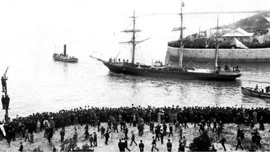 la-corbeta-uruguay-y-el-historico-rescate-de-la-expedicion-sueca-en-la-antartida