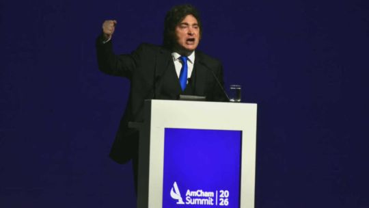 milei-en-amcham-summit:-“aceptar-mas-inflacion-para-crecer-es-una-basura”