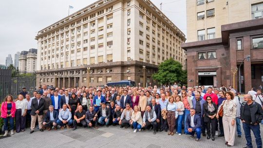 chaco-presente-en-el-reclamo-de-intendentes:-exigieron-a-caputo-bajar-combustibles-y-liberar-fondos-para-rutas