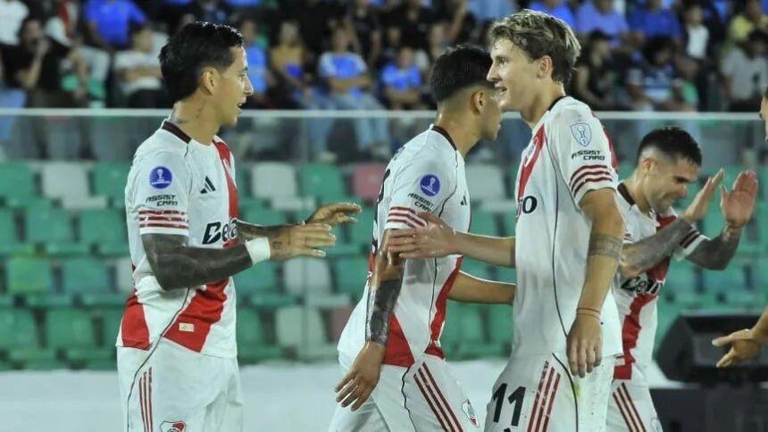 con-equipo-alternativo-y-en-la-antesala-del-superclasico,-este-miercoles-river-recibe-a-carabobo-por-la-copa-sudamericana:-hora,-tv-y-formaciones 