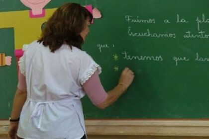 docentes-misioneros-percibiran-aumento-salarial-correspondiente-al-mes-de-abril:-cuales-seran-los-montos 
