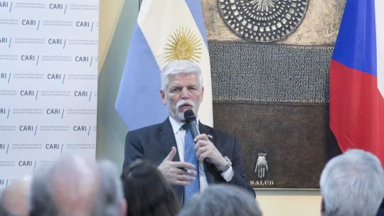 entre-ormuz,-ucrania-y-malvinas:-el-presidente-checo-marco-limites-a-trump-desde-buenos-aires