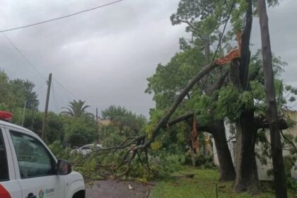 el-temporal-dejo-calles-anegadas-en-amba-y-hay-miles-de-usuarios-sin-luz