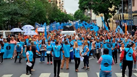 el-gobieno-quiere-cerrar-la-paritaria-y-puso-sobre-la-mesa-un-40%-anual-para-docentes,-define-la-uepc