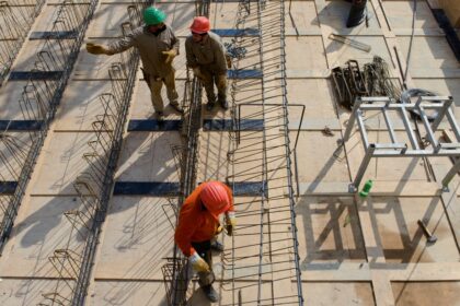 empleo-en-crisis:-en-un-ano-se-perdieron-124.700-puestos-formales-y-solo-crecen-los-monotributistas