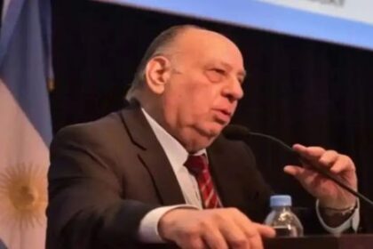 roberto-cachanosky:-“el-personaje-milei-complica-la-economia”