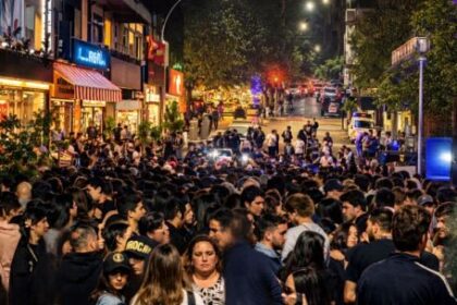 noche-de-las-galerias-y-peatonales:-comerciantes-del-centro-salen-a-pelear-la-crisis-con-shows,-promos-y-cultura-en-la-9-de-julio
