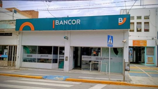 fuerte-ajuste-en-bancor:-ya-cerro-18-dependencias-y-evalua-mas-recortes