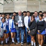 “leanla,-construyan-sociedad-y-sean-libres-conociendo-sus-derechos”,-senalo-el-gobernador-de-misiones,-hugo-passalacqua-a-estudiantes-en-la-presentacion-de-la-constitucion-de-lectura-facil