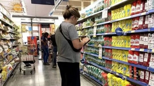 aumenta-el-uso-de-cuotas-para-alimentos-porque-los-sueldos-no-alcanzan,-segun-un-analista-financiero