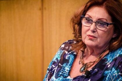 cristina-loza-vende-sus-libros-para-pagar-los-costo-de-una-millonaria-cirugia-tras-fracturarse-la-cadera-en-costa-rica