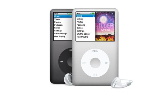 la-rebelion-del-ipod:-por-que-la-generacion-z-paga-fortunas-por-tecnologia-que-solo-reproduce-musica